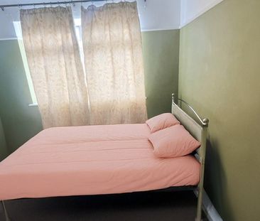 Room in a Shared House, Couples Allowed, SW16 - Photo 1