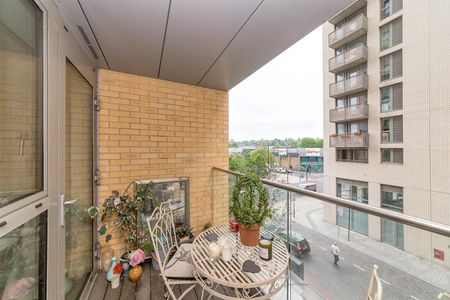 Flat To Let - Photo 2