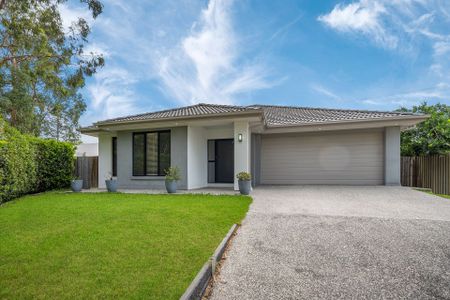 Large Home with Solar Panels - Photo 4