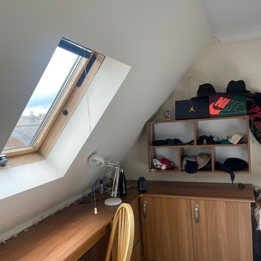 5 bed house to rent in Elmstead Road, Colchester - Photo 1