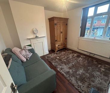 3 bedroom apartment to rent - Photo 2