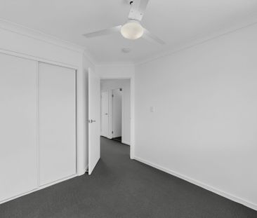 For Lease: Beautifully Presented Duplex in a Sought-After Waterford... - Photo 1