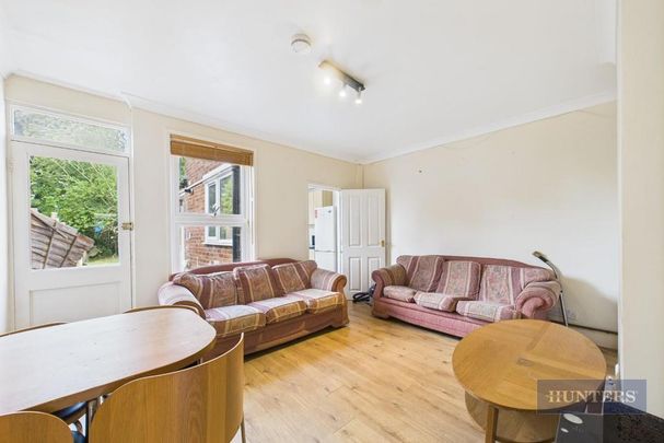 3 bedroom terraced house to rent - Photo 1