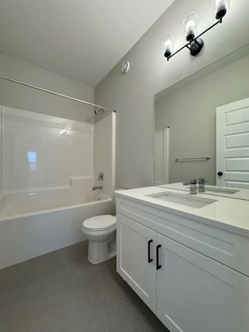 Brand New 3 Bedroom Upper Unit in Rosewood - Photo 5