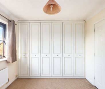 Vienna Close, IG5 - Photo 4