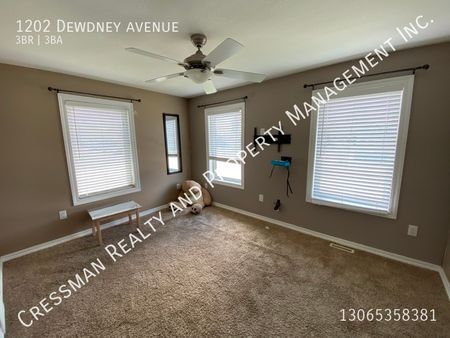 3 Bed, 3 bath FULL HOUSE located in Glenelm, Regina, SK - Photo 4