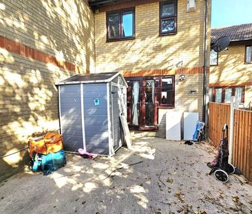 2 Bed Terraced House, Macarthur Close, E7 - Photo 4