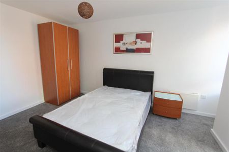 2 bedroom flat to rent - Photo 3