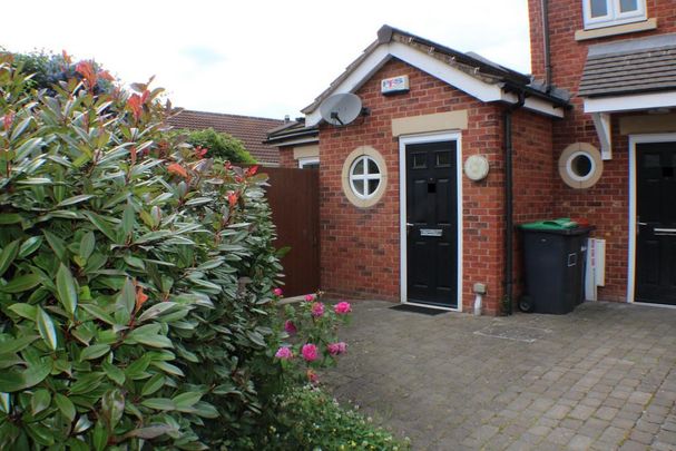 2 bedroom terraced bungalow to rent - Photo 1