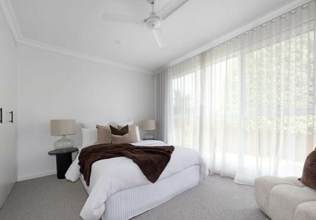 COSTAL LIVING IN BLACK ROCK'S GOLDEN TRIANGLE - Photo 2
