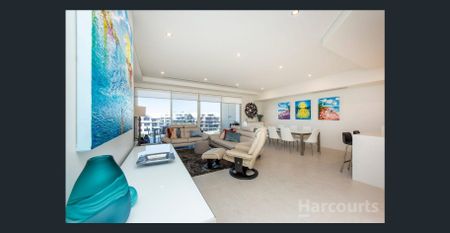 Penthouse Living with Views - Photo 2