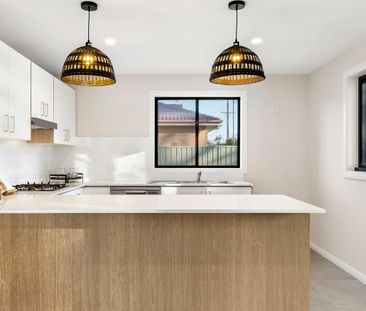 Stylish Townhouses in Town Centre - Photo 6