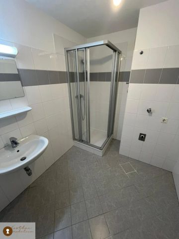 Hochwertige Zweizimmerwohnung mit Balkon und Parkplatz in St. Peter, zu vermieten! - Photo 3