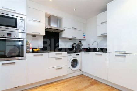 Stylish 2 double bedroom property with access to private balcony - Photo 5
