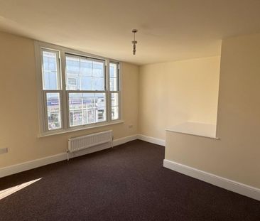4 bedroom flat to let - Photo 5