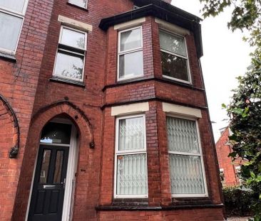 8 bedroom end of terrace house to rent - Photo 3