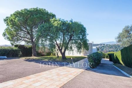 Maison à louer Cagnes Sur Mer, Cote d'Azur, France8 500 EUR / Mois - Photo 2