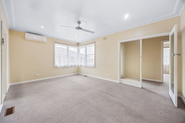 READY TO MOVE IN - WENDOUREE - Photo 1