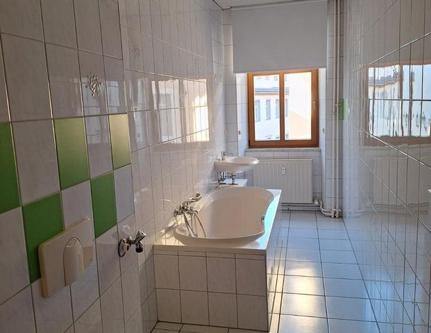 Wunderschöne sonnige 2-Raum-Wohnung am Altmarkt in Bischofswerda - Photo 1