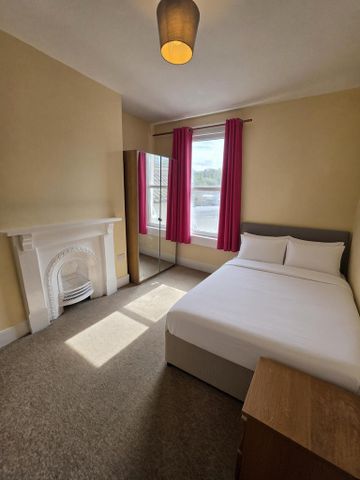 5 bedroom property to rent - Photo 2