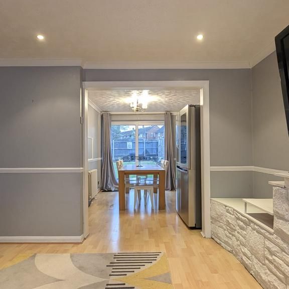 3 bedroom semi-detached house to rent - Photo 1