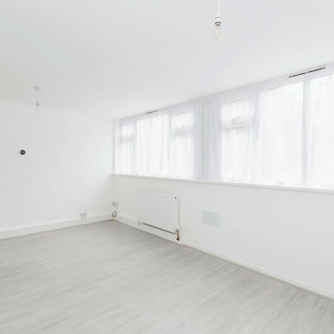 3 Bed Maisonette, Wick Road, E9 - Photo 1