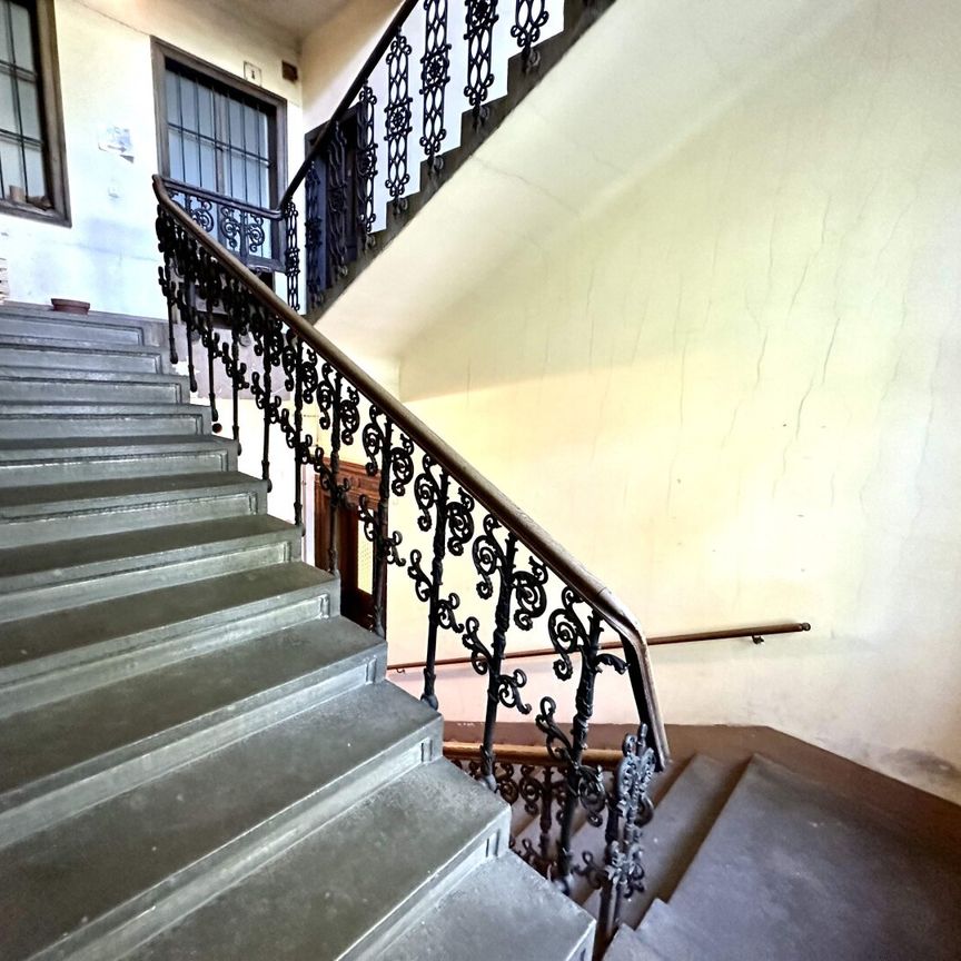 PROVISIONSFREI – Wunderschöne XXL-Altbauwohnung mit Balkon ideal für WG´s und Familien neben KF-Universität im Grazer Bezirk Geidorf - Photo 1