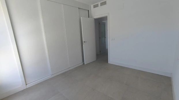 Ático de alquiler en Distrito Zeta - Recinto Ferial Cortijo de Torres - Photo 1