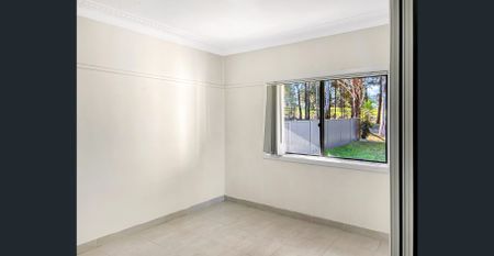 Spacious 4-Bedroom Family Home in Llandilo - For Lease - Photo 4