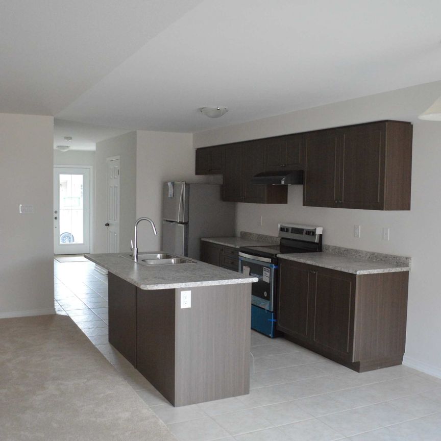 For Lease - 3 Butcher Crescent, Brantford, Ontario - Photo 1