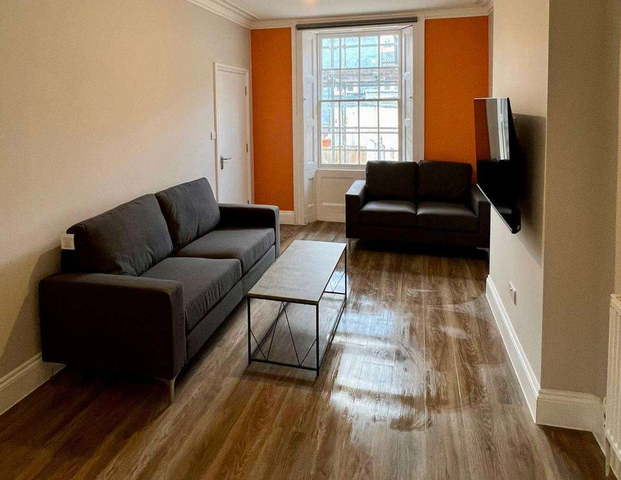 Pitville Place Room 1 - Photo 1