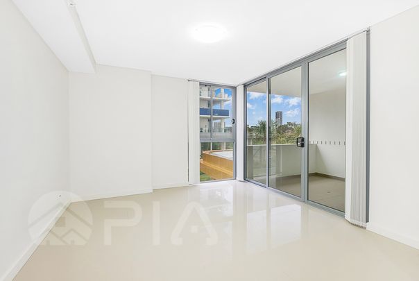 Modern apartment, Riverside Living, Nearby Cycling paths, Easy access to M4 motorway, Parramatta CBD - Photo 1