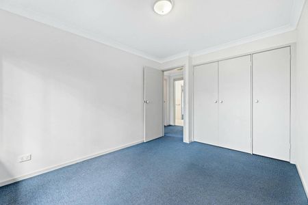 Stunning 3-Bedroom Townhouse in Denhams Beach - Photo 5