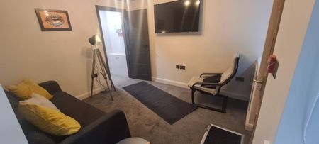 4 Bed - 404b Burley Road, Burley, Leeds - LS4 2SN - Student - Photo 5