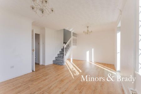 3 bedroom detached house to rent - Photo 2