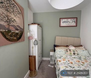 3 bedroom semi-detached house to rent - Photo 3