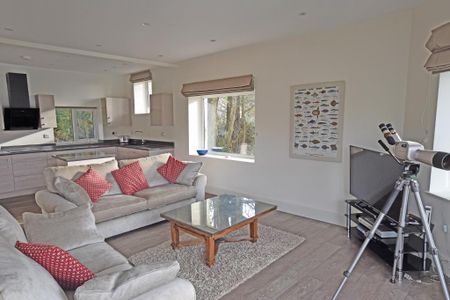 3 bedroom apartment to rent - Photo 3