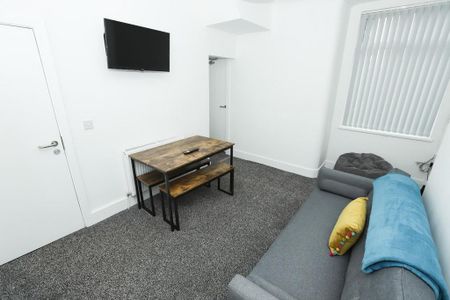 5 bedroom terraced house to rent - Photo 3
