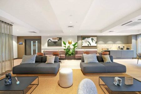 Randalls Way, Leatherhead, Surrey, KT22 flat to rent - Photo 2