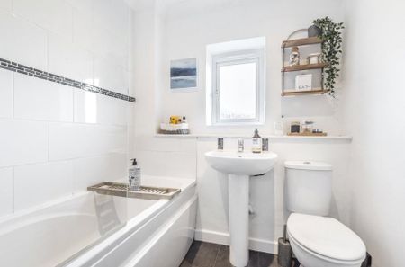 1 bedroom semi-detached house to rent - Photo 4