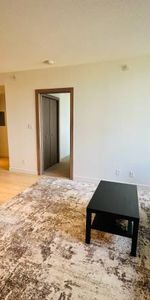 1 Bed, 1 Bath , 1 Den Apartment in Downtown - Photo 4