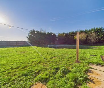 3 bedroom semi-detached house to rent - Photo 6