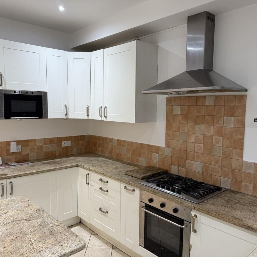 3 bedroom House To Let Total Size: 1163 SQ FT - Photo 1