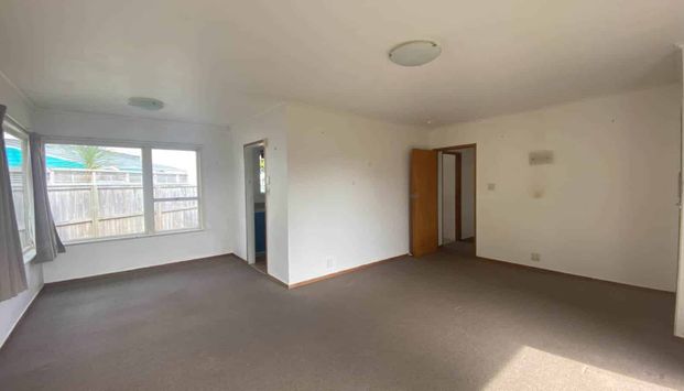 Affordable 3-Bedroom Home with Backyard – Lynf... - Photo 1