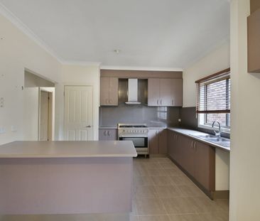 Beautiful Family Home!! - Photo 5