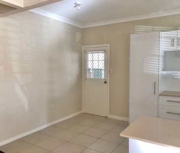 Two bedroom Immaculately presented Cottage in East Tamworth - Photo 2