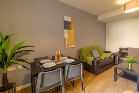 7 Bed Student Accommodation - Photo 3