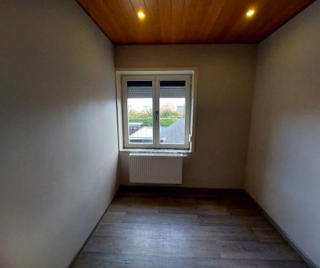 Te huur: ruime gezinswoning met garage op toplocatie in Waregem - Foto 4