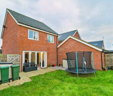 3 bedroom detached house to rent - Photo 5