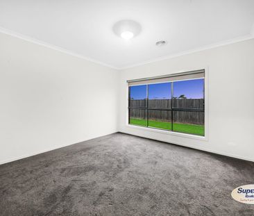 Modern Family Home for Lease in Prime Location - Photo 4